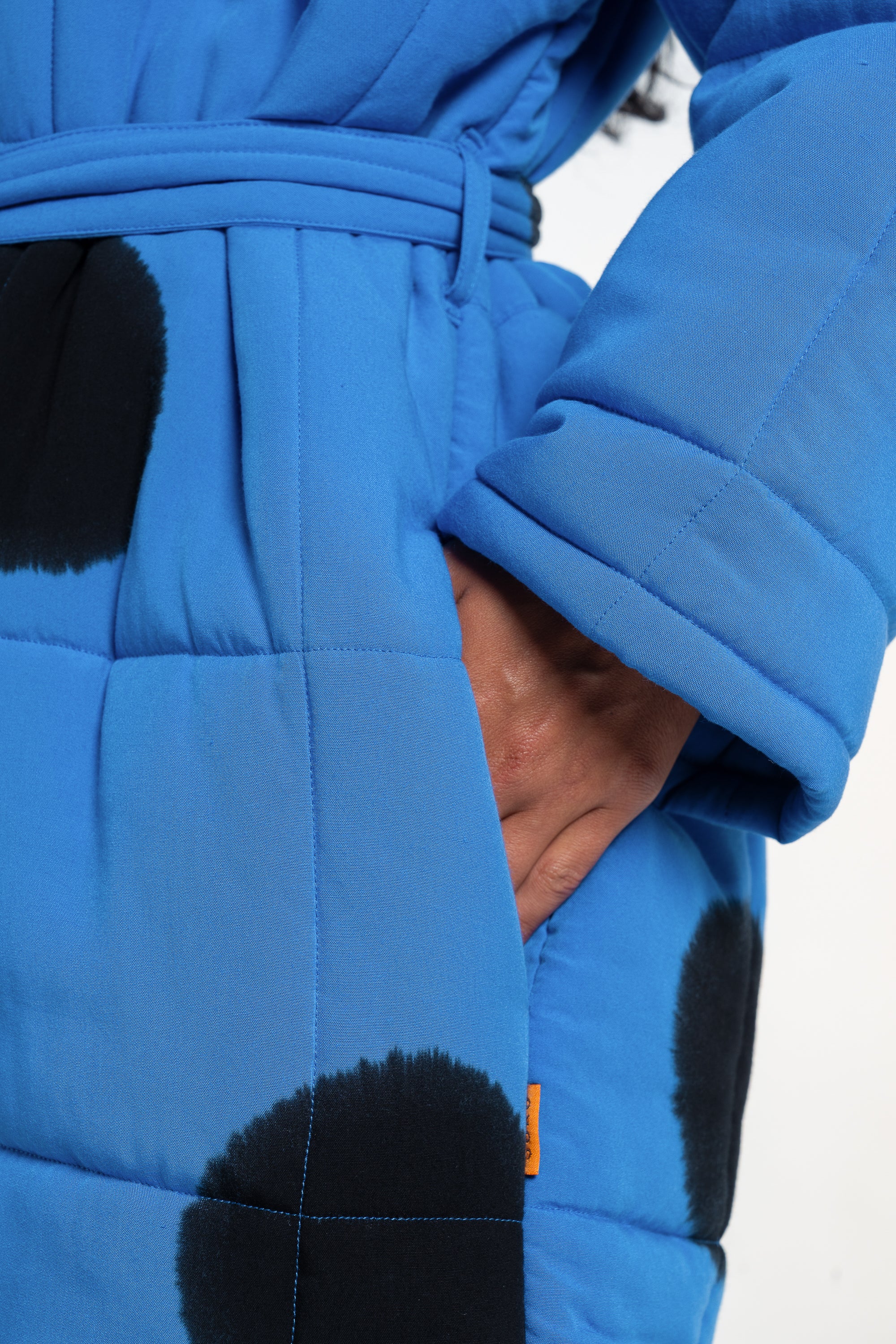 Echo Short Puffer Robe ID - Image 3
