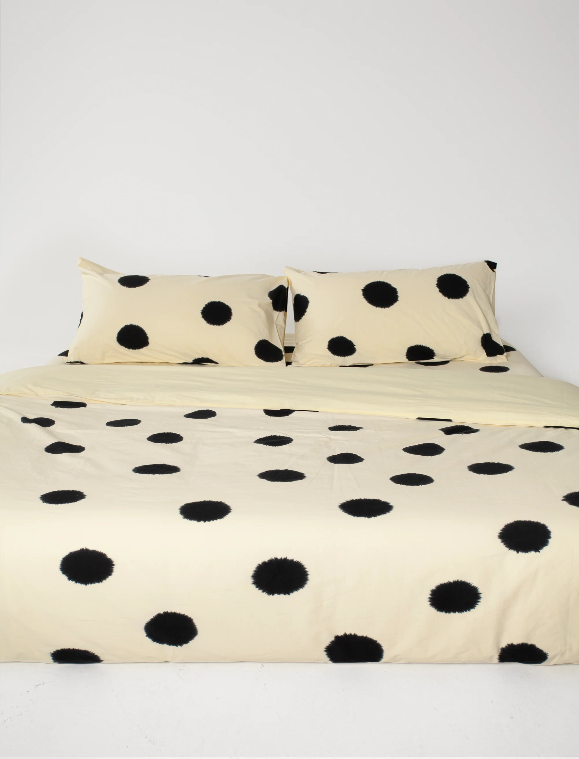NEW ARTISAN BEDWEAR