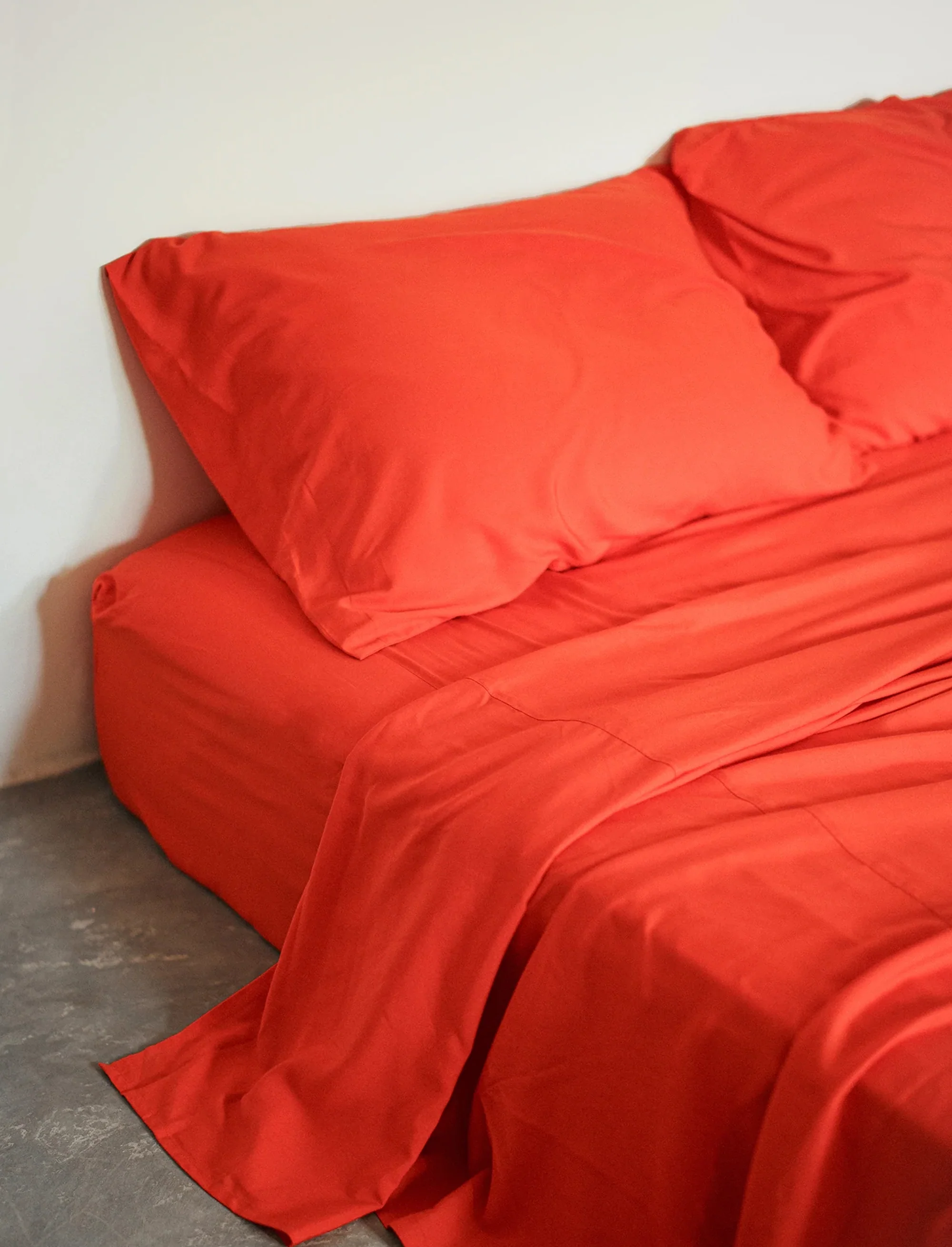 Scarlet Bamboo Flat Sheet - Image 3